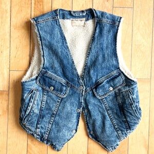 We The Free Blue Denim Vest with White Sherpa Style Lining Size Medium
